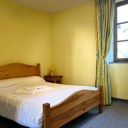 Aux Globe-trotters Hotel Murat (Cantal)