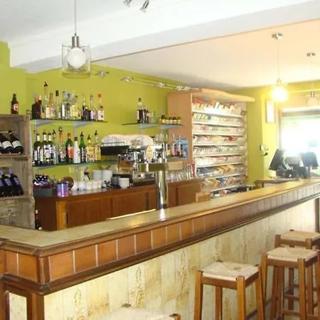 Aux Globe-trotters Hotel 2*